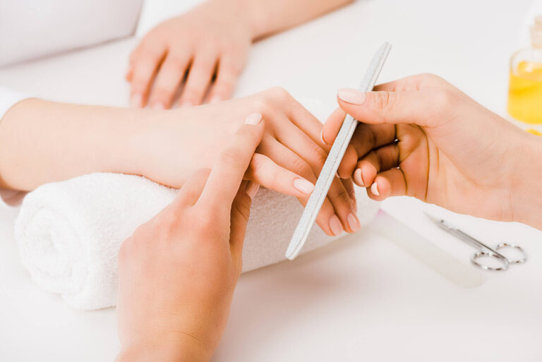 How to become a nail tech