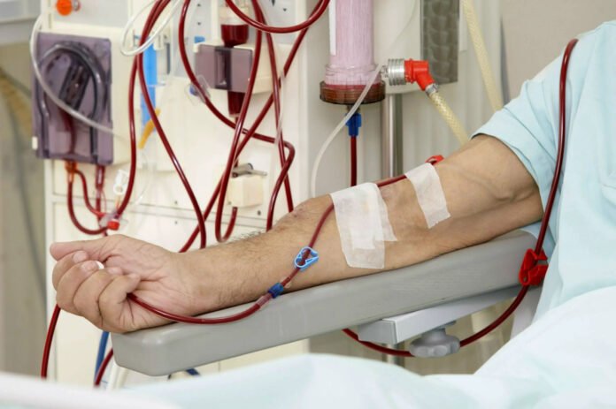 How much does a dialysis tech make